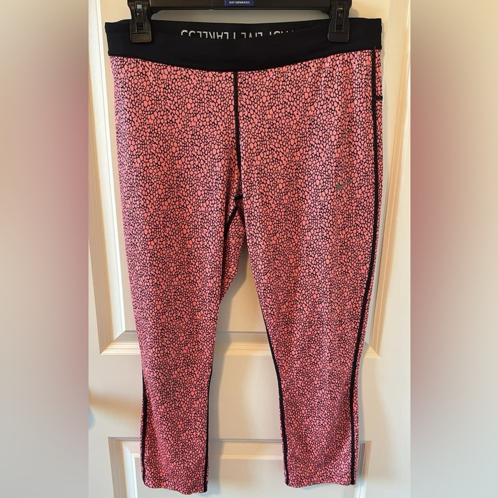 Women’s Nike Leggings 🩷